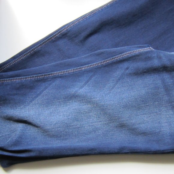 NWT White House Black Market Jeans Bootcut Dark Wash - Picture 10 of 16